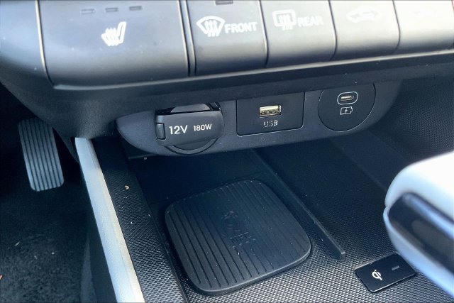 Used 2024 Hyundai Elantra Sedan
