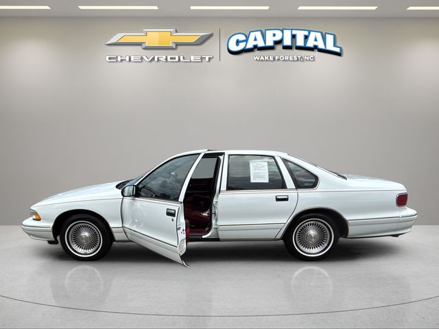 Used 1996 White Chevrolet Classic image 9