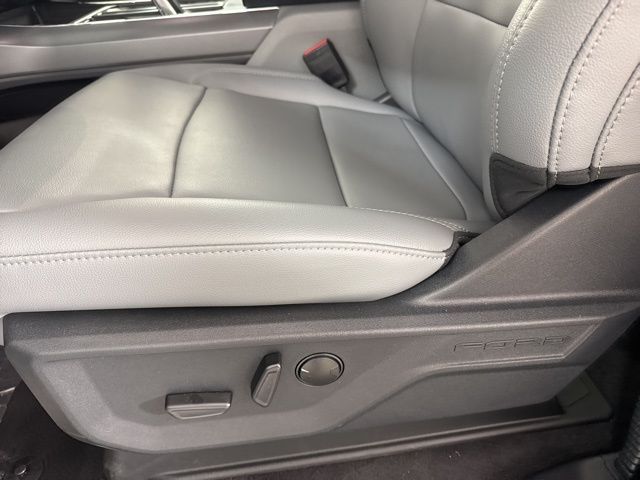 2025 Space White Metallic Ford F-150 Lightning Flash AWD Truck