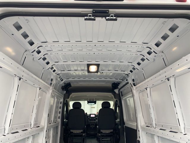 2024 Ram ProMaster 2500 High Roof 37