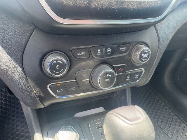 Used 2020 Jeep Cherokee For Sale in Grove City, OH