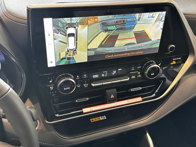 new 2026 Toyota Highlander Hybrid car