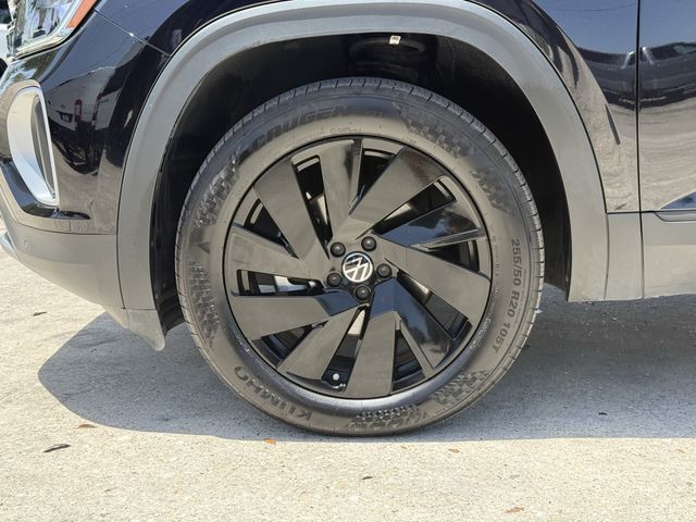 2025 Volkswagen Atlas 2.0T SE w/Technology Black at Gullo Toyota