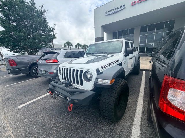 Bright White Clearcoat 2021 Jeep Gladiator Rubicon Crew Cab 4WD Pickup Truck Four-Wheel Drive 6-Speed Manual