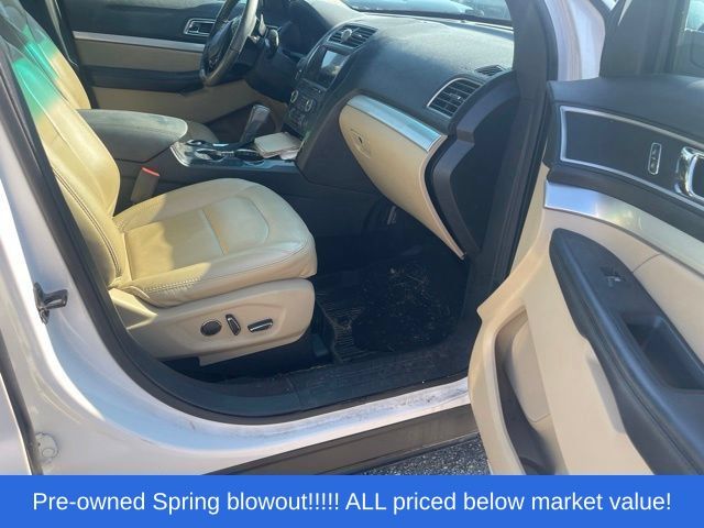 Used 2017 White Ford XLT image 22