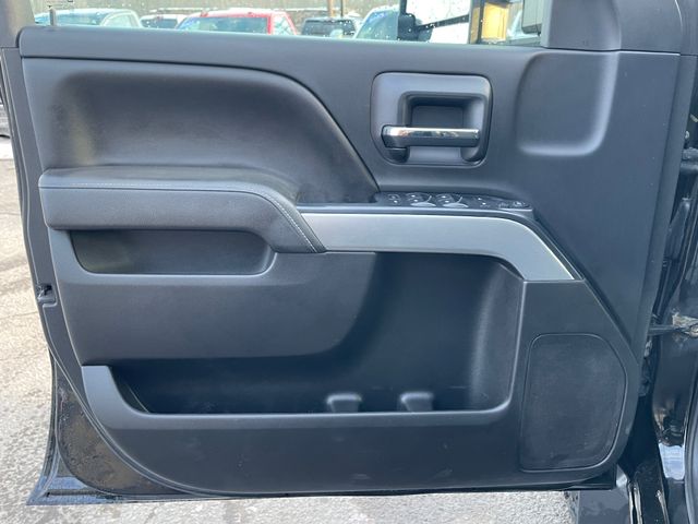 2016 Chevrolet Silverado 2500HD LT - Black exterior view 9