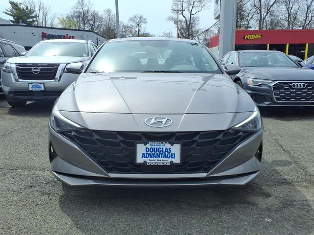 2023 Hyundai Elantra - Image 4