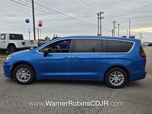 New 2026 Blue Chrysler Select image 4