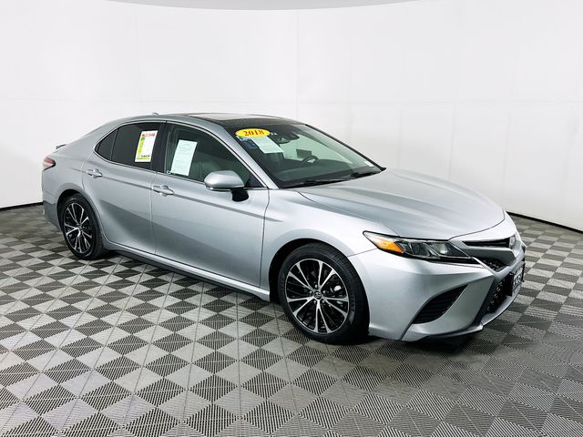 Celestial Silver Metallic 2018 Toyota Camry SE Sedan Front-Wheel Drive 8-Speed Automatic