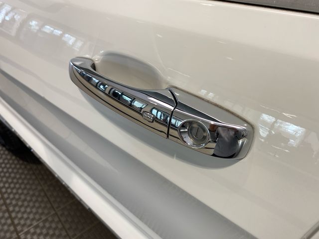 Used 2017 White Jeep Limited image 9