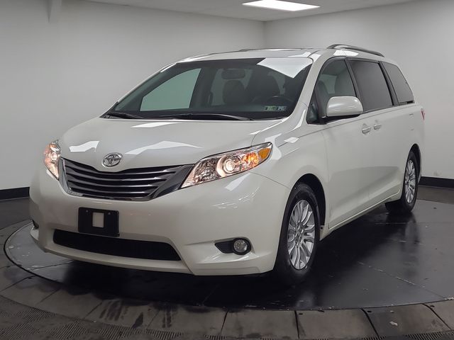 2015 – Toyota – Sienna