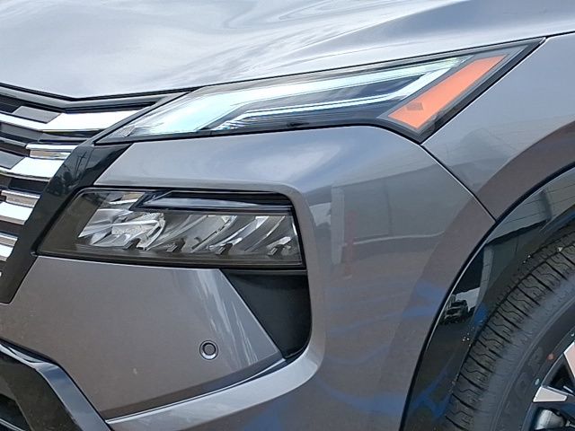 New 2026 Gray Nissan Platinum image 7