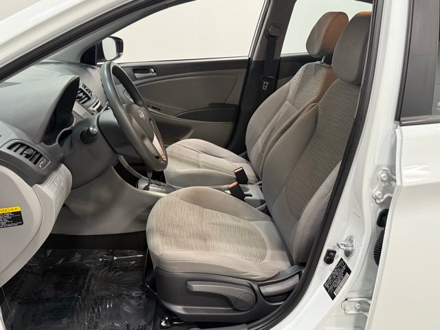 2016 Hyundai Accent SE photo