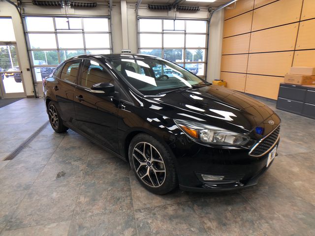 Shadow Black 2017 Ford Focus Sedan Front-Wheel Drive 6-Speed Automatic