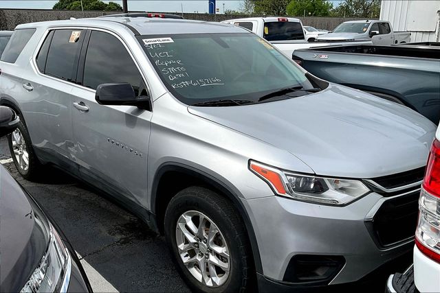 Silver Ice Metallic 2020 Chevrolet Traverse LS FWD SUV / Crossover Front-Wheel Drive 9-Speed Automatic