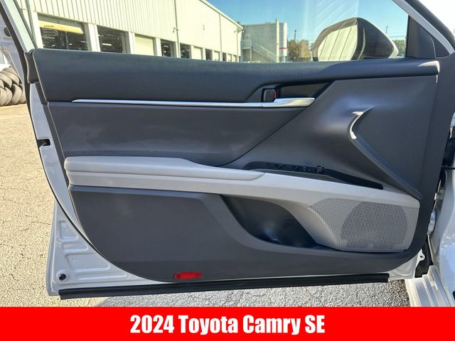 2024 Toyota Camry SE 4