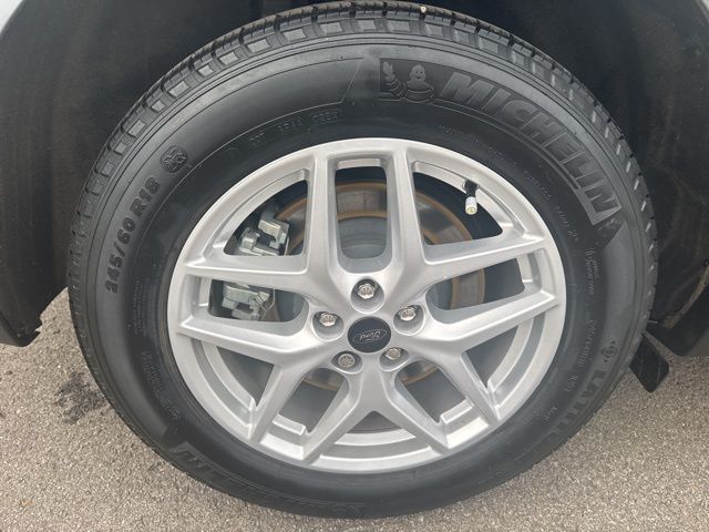 Used 2024 Gray Ford SE image 11