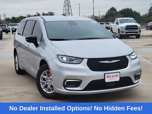 2026 Chrysler Pacifica Select Silver at Mac Haik CDJR North Houston