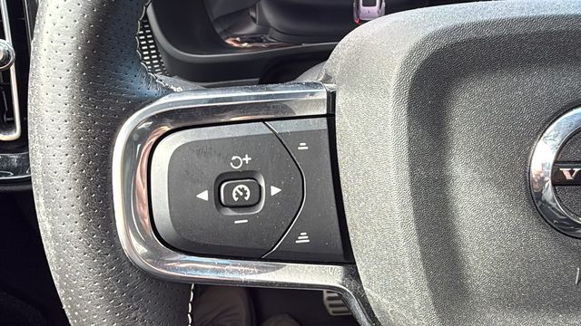 used 2021 Volvo XC40 Recharge Pure Electric car, priced at $22,700