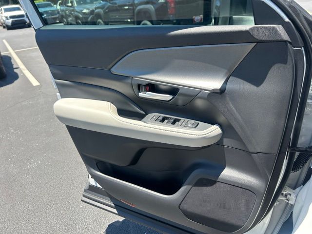 2026 Toyota Grand Highlander XLE - Photo 31