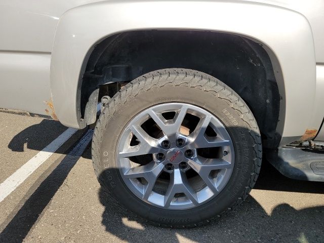 2005 Chevrolet Suburban 1500 LS 4X4 SUV