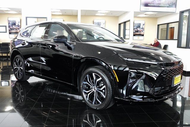 new 2025 Toyota Crown Signia car