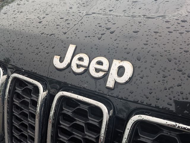 2018 Jeep Grand Cherokee - Image 9