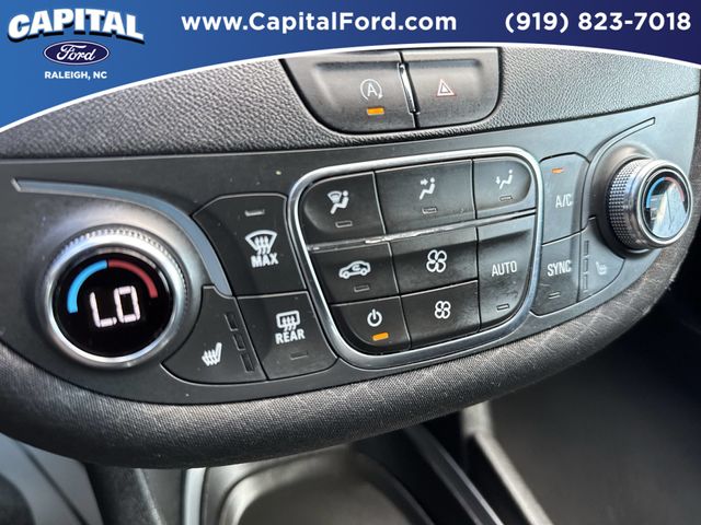 Used 2022 White Chevrolet LT image 29