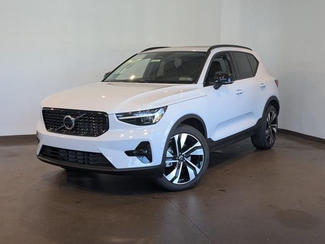 2026 Volvo XC40 B5 Ultra AWD