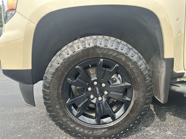 Used 2022 Beige GMC AT4 w/Leather image 21