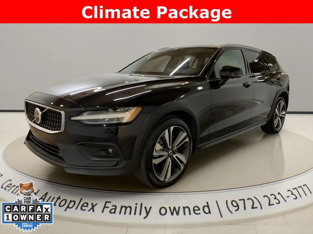 Onyx Black Metallic 2025 Volvo V60 Cross Country B5 Plus AWD Wagon All-Wheel Drive Automatic