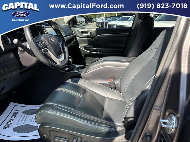 Used 2017 Gray Toyota SE image 19