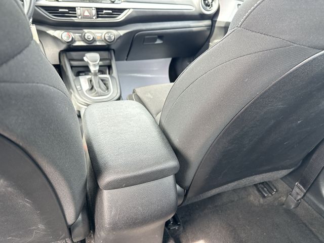 Used 2024 White Kia LXS image 23