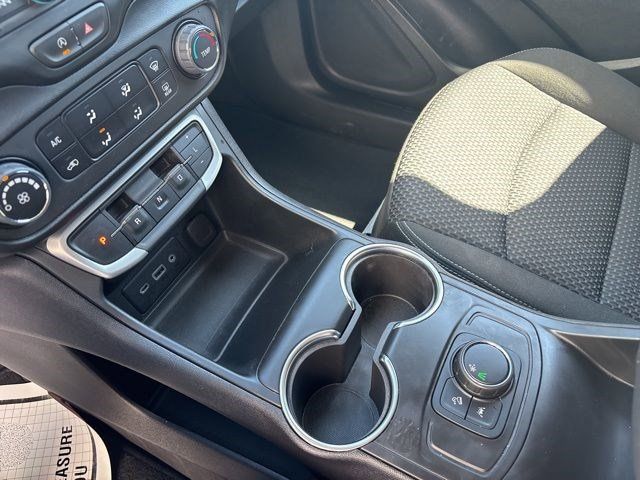 2024 GMC Terrain SLE photo