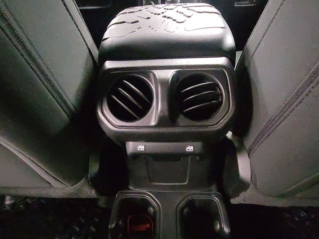 2021 – Jeep – Wrangler