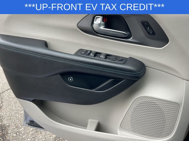 Used 2021 Chrysler Pacifica Hybrid For Sale in Livonia, MI