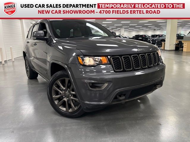 Gray (Granite Crystal Metallic Clearcoat) 2017 Jeep Grand Cherokee SUV / Crossover Four-Wheel Drive 8-Speed Automatic