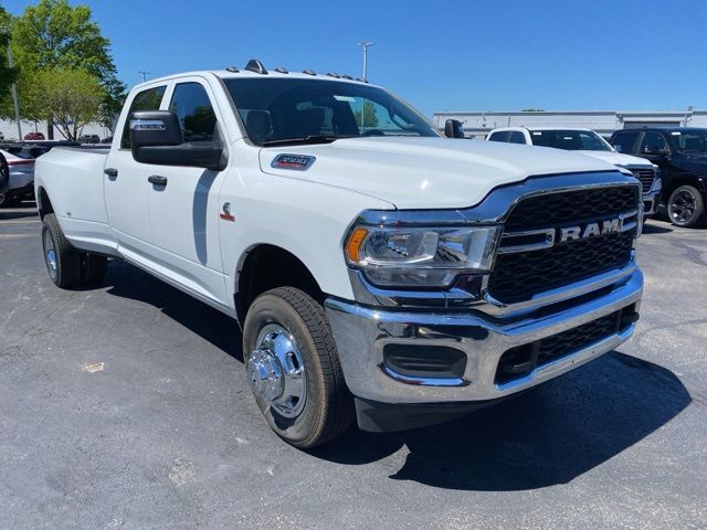 2024 Ram 3500 Tradesman 3