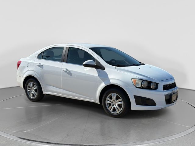 Summit White 2013 Chevrolet Sonic LT Sedan FWD Sedan Front-Wheel Drive 5-Speed Manual