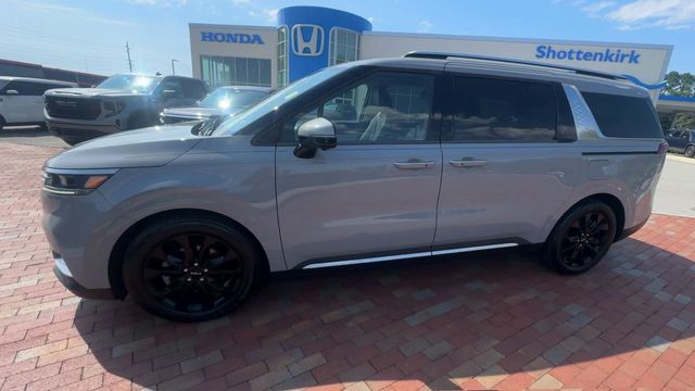 Used 2024 Kia Carnival Van