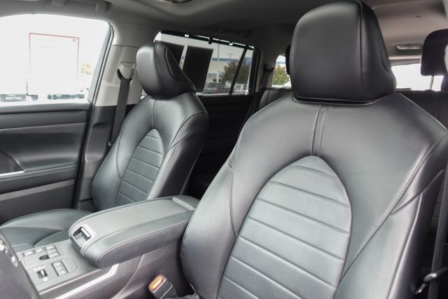 used 2023 Toyota Highlander car, priced at $37,300