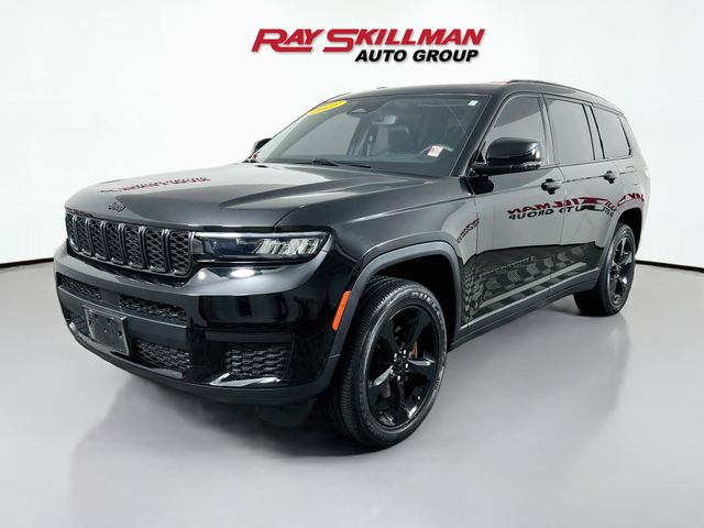 Used 2023 Black Jeep Altitude image 3