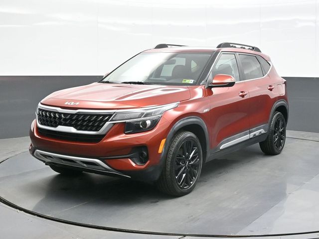 Red 2022 Kia Seltos Nightfall AWD SUV / Crossover All-Wheel Drive 7-Speed Automatic