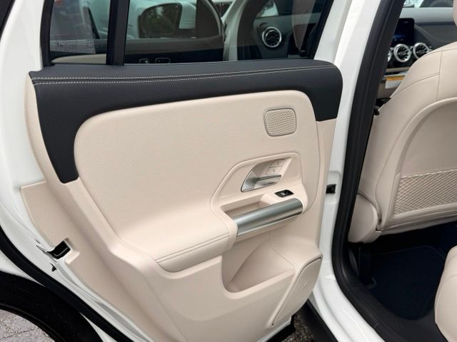 New 2026 White Mercedes-Benz GLA 250 image 20