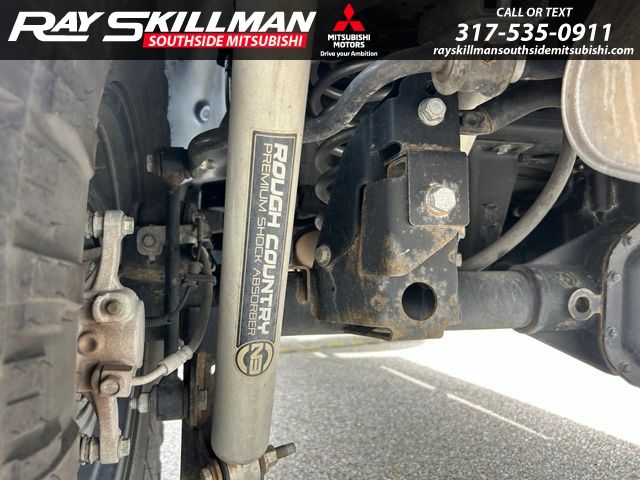 Used 2019 White Jeep Unlimited Sahara image 14