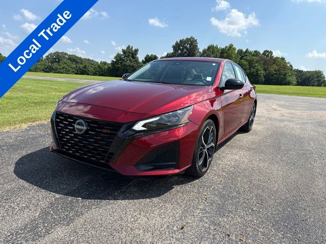 2023 Nissan Altima 2.5 SR - Main Image