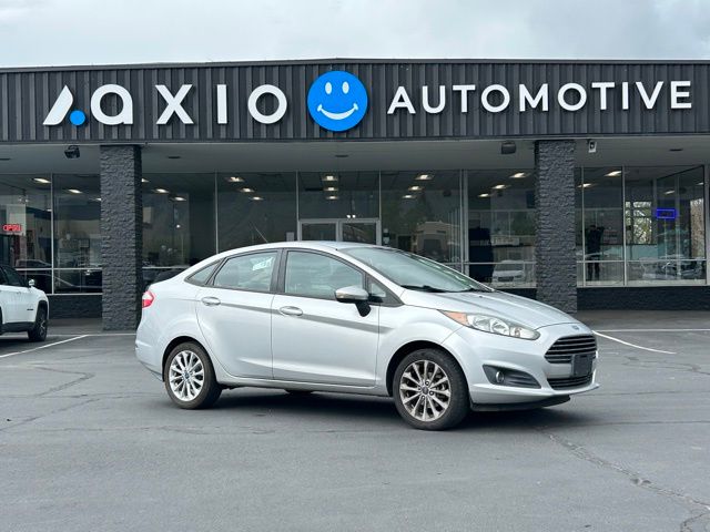 Ingot Silver 2014 Ford Fiesta SE Sedan Front-Wheel Drive 6-Speed Automatic