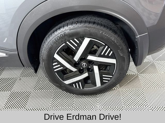 Used 2025 Nissan Kicks SUV