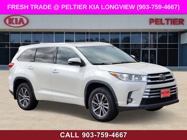 White (Blizzard Pearl) 2018 Toyota Highlander XLE SUV / Crossover Front-Wheel Drive 8-Speed Automatic