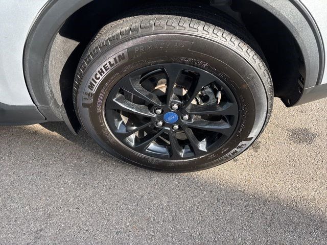2020 Ford Escape SE Sport Hybrid photo